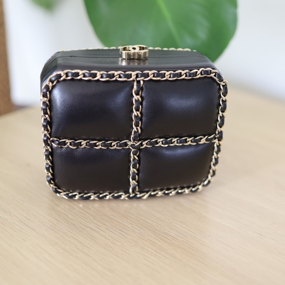❌NOT AVAILABLE❌ RARE GHW Chanel Chain Frame CC Box Minaudiere Calfskin Mini Clut - Picture 15 of 15